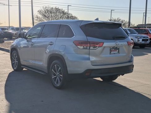 Used 2018 Toyota Highlander XLE image 8