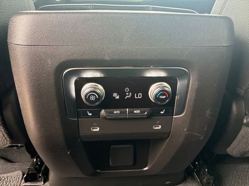 Used 2022 GMC Yukon XL Denali AWD/4WD image 20