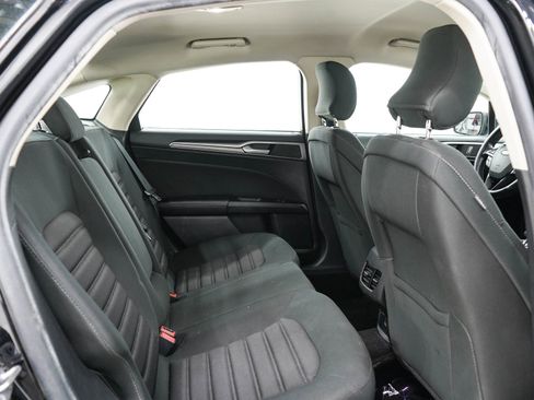 Used 2017 Ford Fusion SE w/ Fusion SE Technology Package FWD image 12