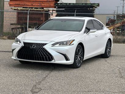 Used 2024 Lexus ES 300h w/ Premium Package