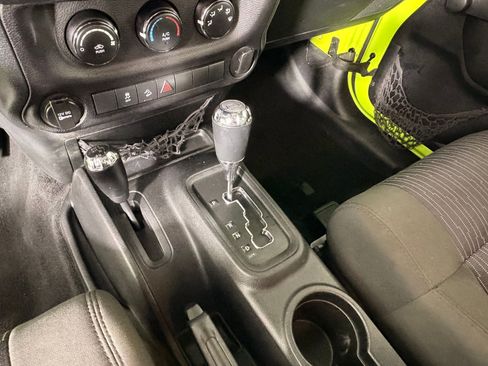 Used 2012 Jeep Wrangler Sport w/ Connectivity Group image 14