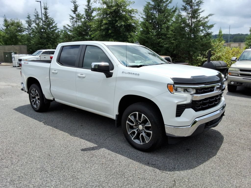 Used 2022 Chevrolet Silverado 1500 LT w/ Protection Package AWD/4WD image 3
