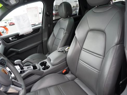 Used 2021 Porsche Cayenne E-Hybrid AWD/4WD image 26