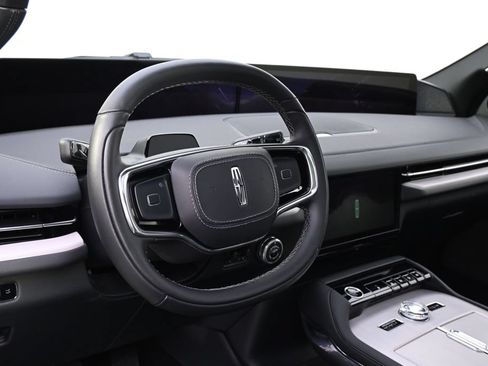 New 2026 Lincoln Navigator Reserve w/ Jet Appearance Package AWD/4WD image 11