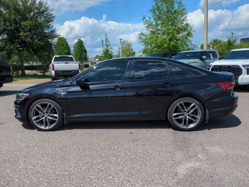 Used 2019 Volkswagen Jetta SEL w/ Cold Weather Package FWD image 3