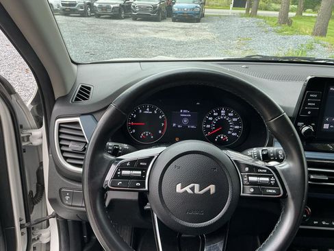 Used 2023 Kia Seltos S AWD/4WD image 19