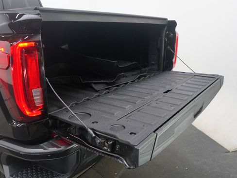 Used 2020 GMC Sierra 3500 Denali w/ Denali Ultimate Package image 17