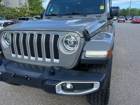 Used 2020 Jeep Wrangler Unlimited Sahara AWD/4WD image 25
