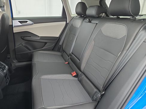 New 2026 Volkswagen Taos SE FWD image 13