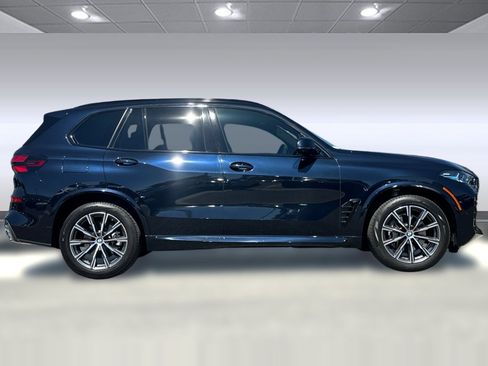 Used 2025 BMW X5 xDrive40i w/ M Sport Package AWD/4WD image 8