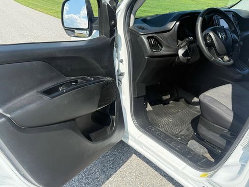 Used 2015 RAM ProMaster City Tradesman SLT w/ Rear Back-up Camera Group FWD image 15