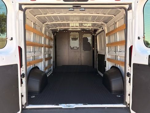 Used 2025 RAM ProMaster 2500 w/ U-Haul Equipment Group FWD image 14