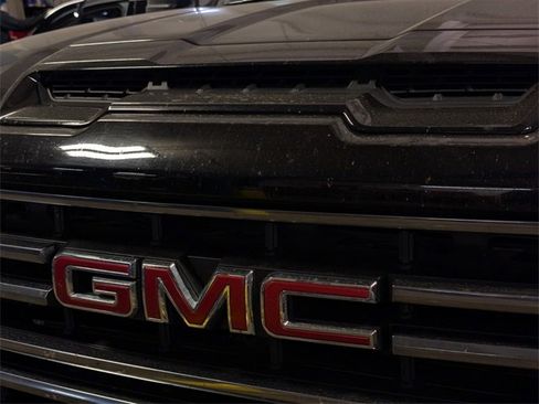 Used 2022 GMC Sierra 2500 AT4 image 2