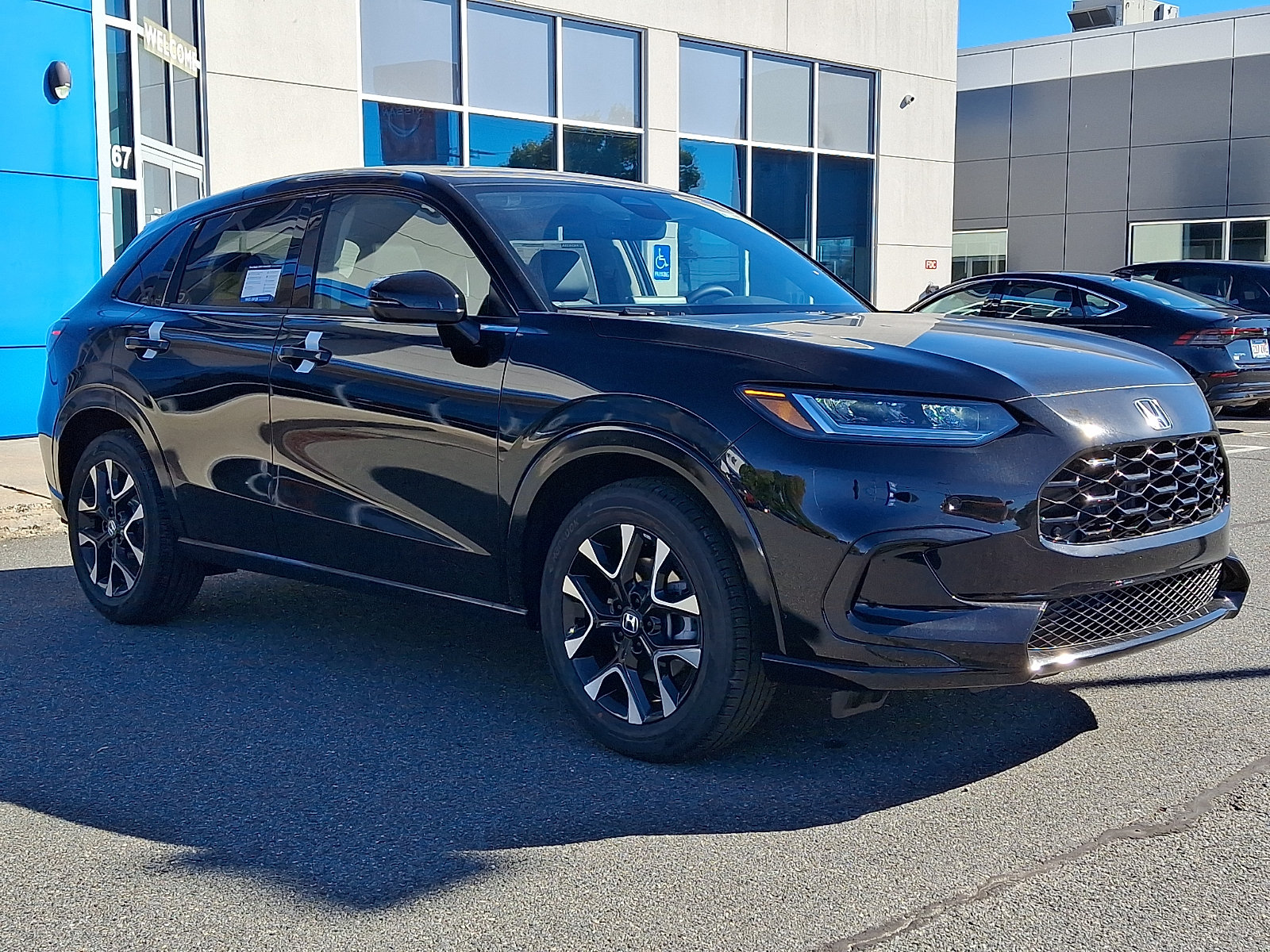 New 2027 Honda HR-V EX-L image 2