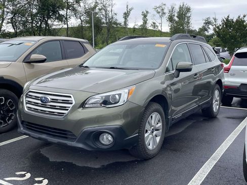 Used 2017 Subaru Outback 2.5i Premium AWD/4WD image 2