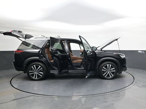 Used 2024 Nissan Pathfinder Platinum w/ Cargo Package image 48