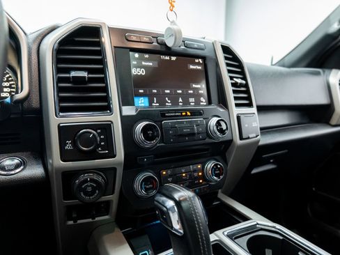 Used 2018 Ford F150 Lariat w/ Equipment Group 502A Luxury AWD/4WD image 39