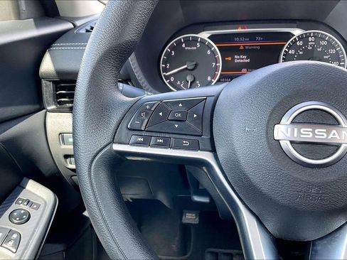 Used 2024 Nissan Sentra SV FWD image 10