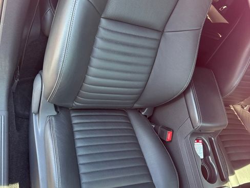 Used 2012 Dodge Challenger R/T RWD image 19