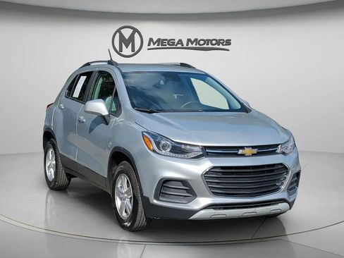 Used 2021 Chevrolet Trax LT AWD/4WD image 11