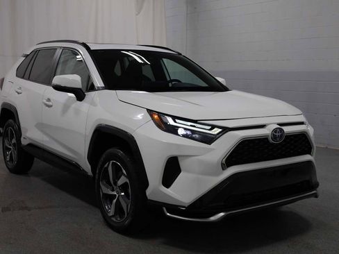 Used 2024 Toyota RAV4 SE image 13