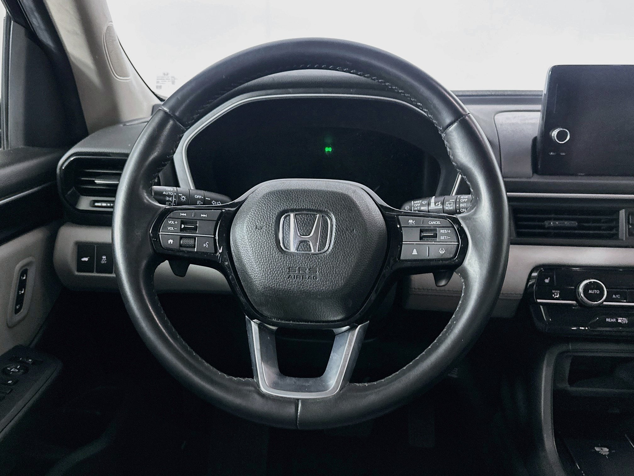 Used 2025 Honda Pilot EX-L image 18