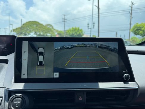 Used 2024 Toyota Prius Prime FWD image 8