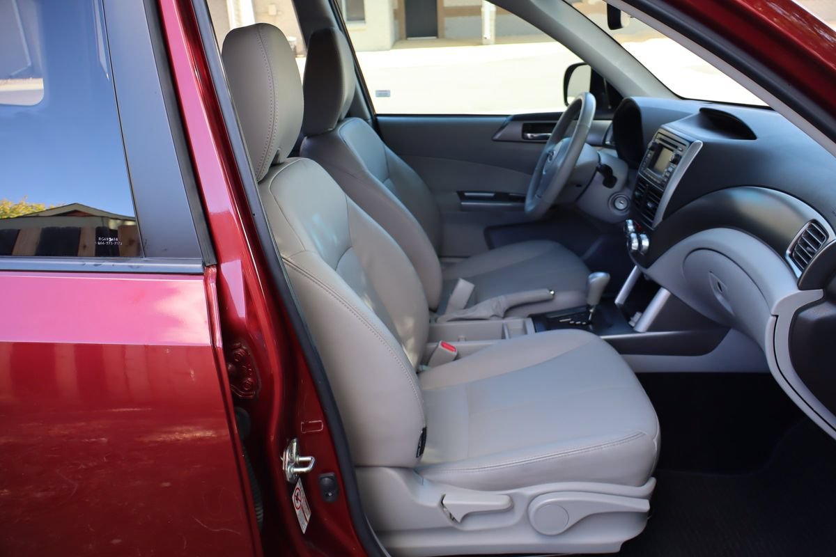 Used 2013 Subaru Forester 2.5X Limited AWD/4WD image 23