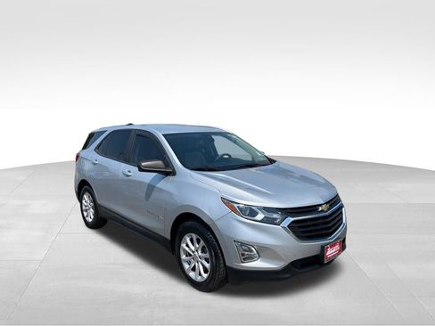 Used 2020 Chevrolet Equinox LS FWD image 3