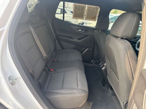 Used 2025 Chevrolet Equinox LT FWD image 27