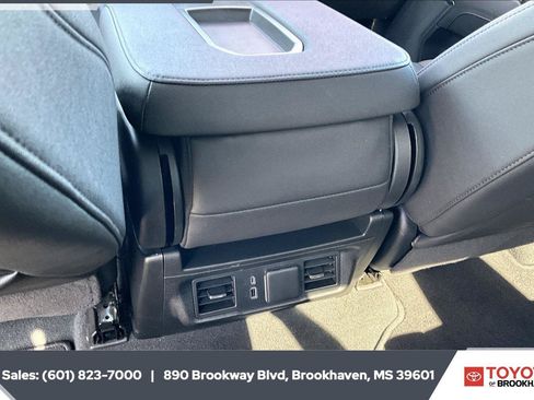 Used 2024 GMC Sierra 1500 SLT AWD/4WD image 24