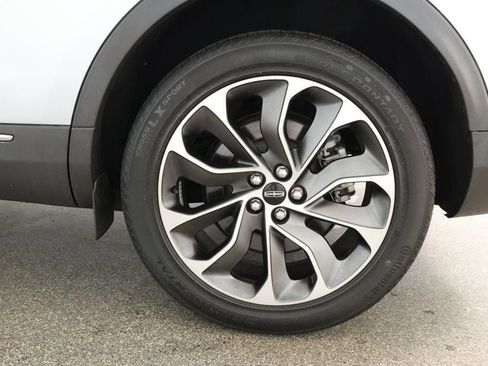 Used 2021 Lincoln Nautilus Reserve image 7