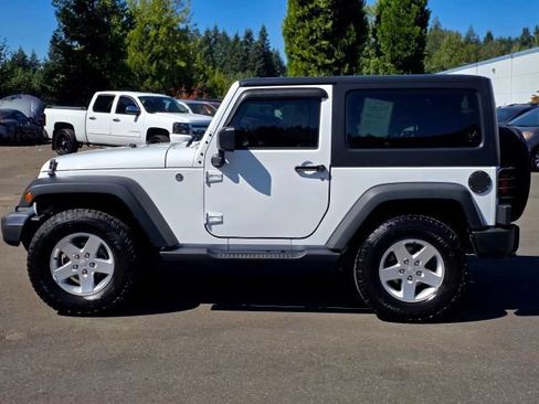 Used 2017 Jeep Wrangler Sport w/ Quick Order Package 24S AWD/4WD image 4