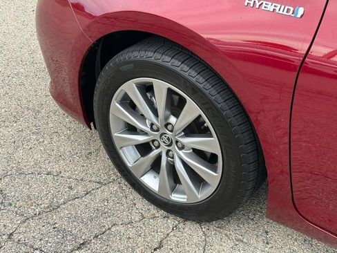 Used 2016 Toyota Camry XLE w/ Moonroof Package FWD image 10
