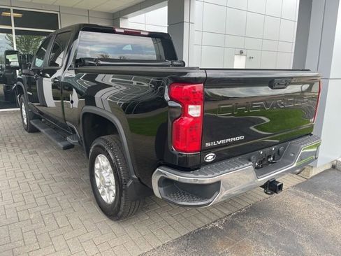 Used 2024 Chevrolet Silverado 2500 LT AWD/4WD image 2