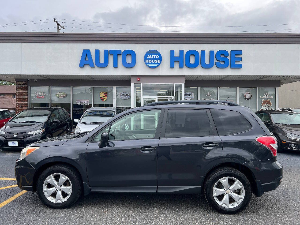 Used 2014 Subaru Forester 2.5i Premium w/ All-Weather Package AWD/4WD image 9