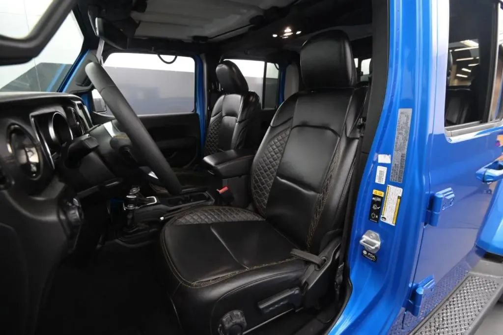 Used 2023 Jeep Gladiator Overland AWD/4WD image 45