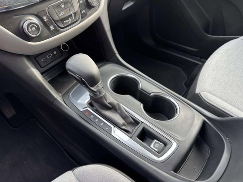 Used 2023 Chevrolet Equinox LS w/ LS Convenience Package image 26