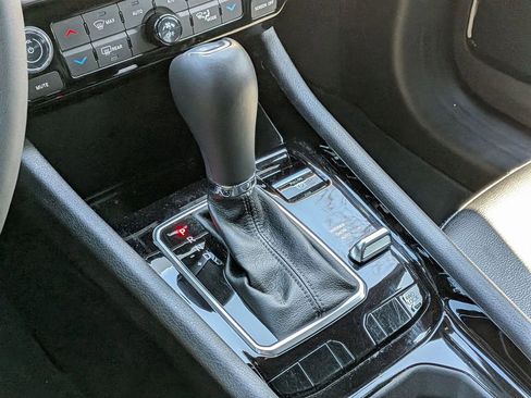 Used 2026 Jeep Compass Limited image 17