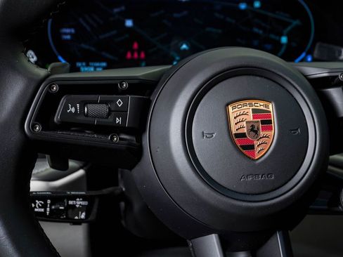 Certified 2025 Porsche Cayenne image 19