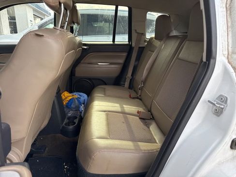 Used 2016 Jeep Compass Latitude image 17