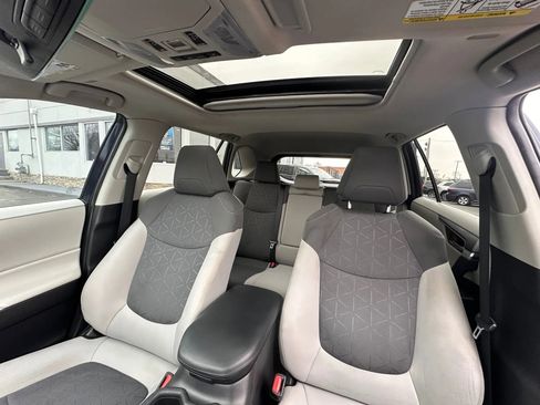 Used 2023 Toyota RAV4 XLE w/ Convenience Package image 12