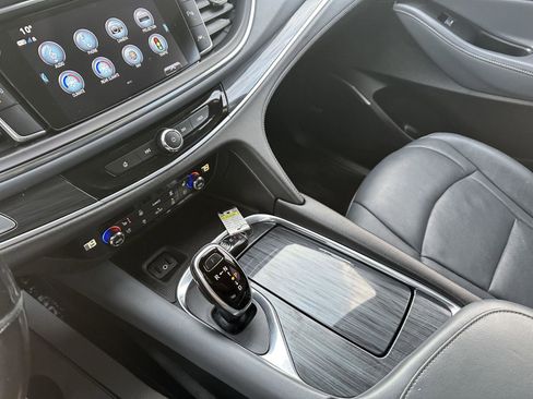 Used 2019 Buick Enclave Premium image 38