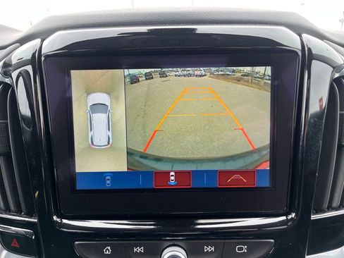 Used 2018 Chevrolet Traverse LT image 27