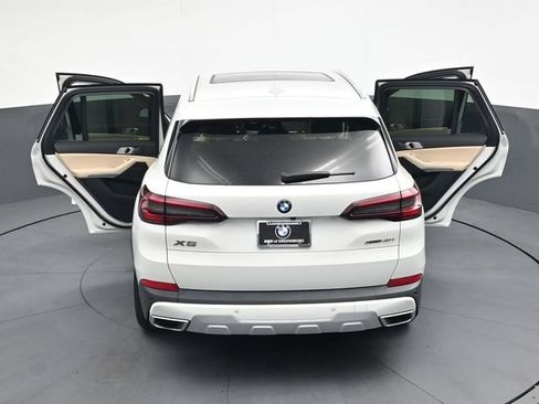 Used 2021 BMW X5 xDrive40i w/ Convenience Package AWD/4WD image 39