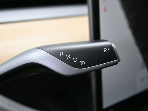 Used 2023 Tesla Model Y Long Range AWD/4WD image 36