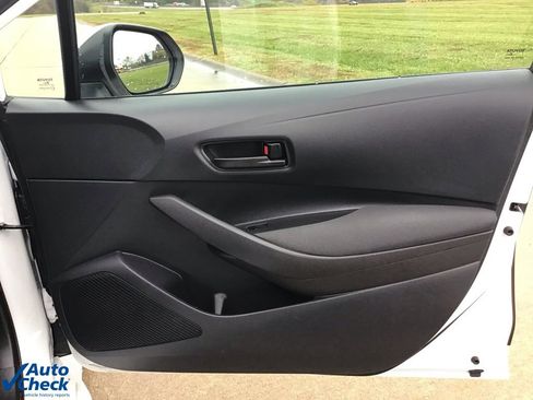 Used 2024 Toyota Corolla LE image 21