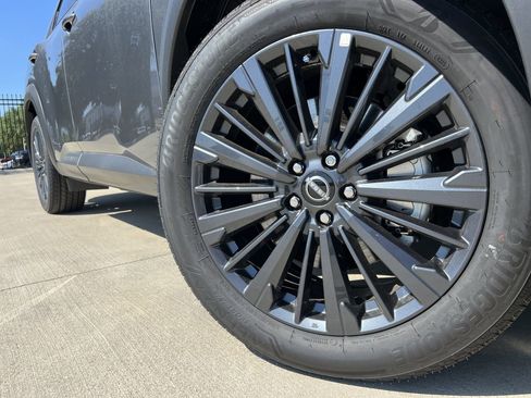 New 2026 Nissan Pathfinder SL w/ SL Premium Package AWD/4WD image 7