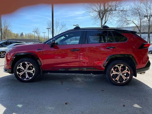 Used 2022 Toyota RAV4 XSE w/ Weather Package image 7