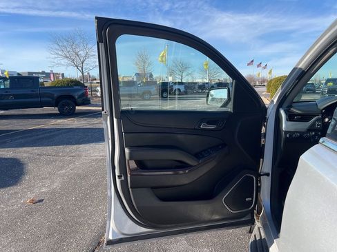 Used 2016 GMC Yukon SLE w/ HD Trailering Package image 7